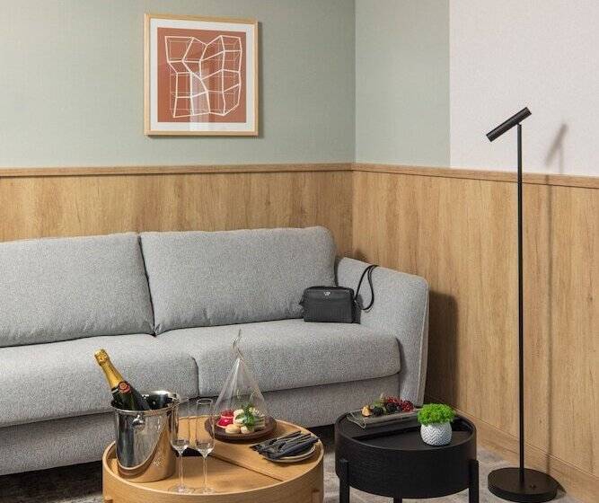 프리미엄 스위트, Crowne Plaza Budapest, An Ihg