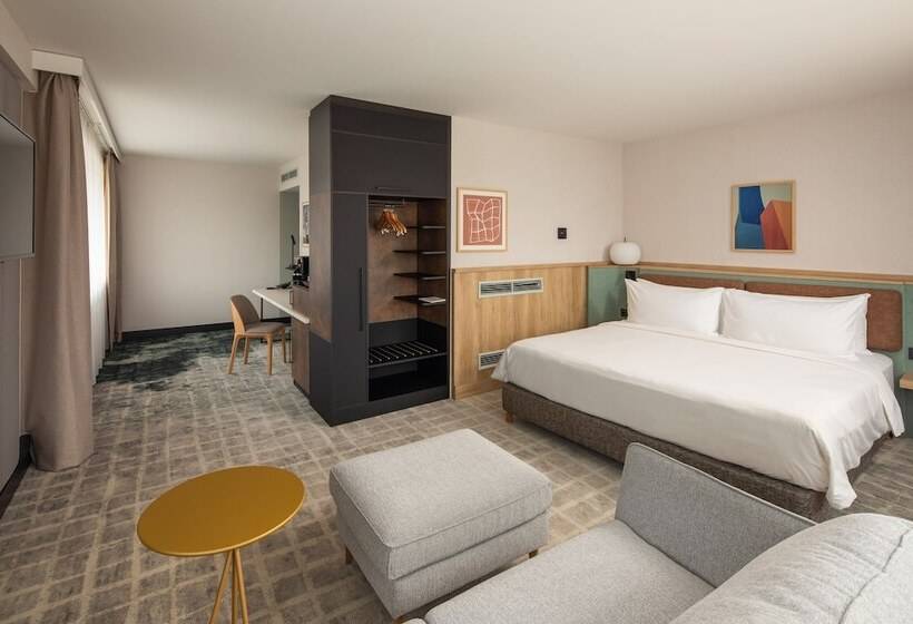 프리미엄 스위트, Crowne Plaza Budapest, An Ihg