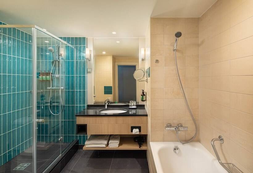 디럭스 룸, Crowne Plaza Budapest, An Ihg