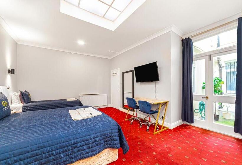 Quarto Familiar, Jubilee Hotel Victoria