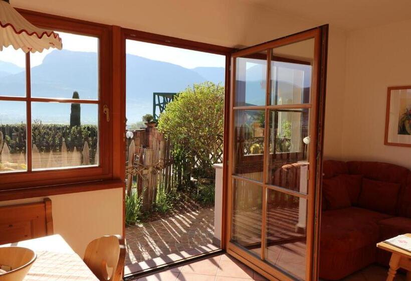 ２ベッドルームアパートメント, Weinberghof