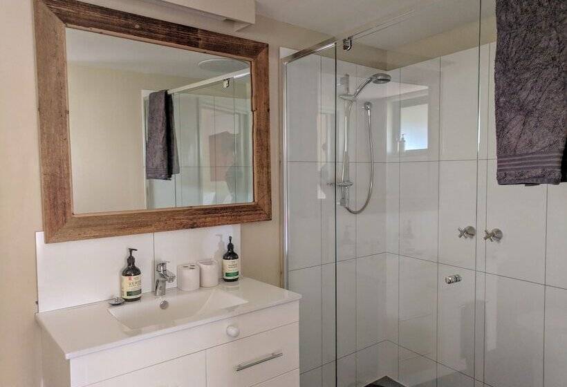 Номер Стандарт, Spring Spur Stay