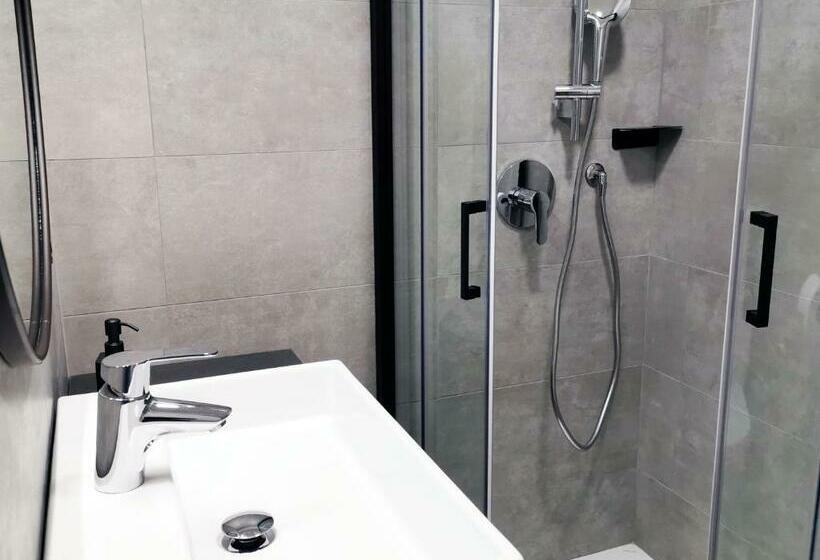 اتاق استاندارد با بالکن, Villa Paola B&b