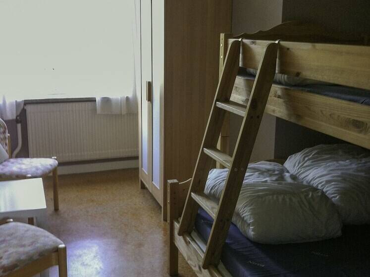 Трехместный Номер Стандарт Совместная Ванная, Hejdebo Pensionat & Vandrarhem   Hostel