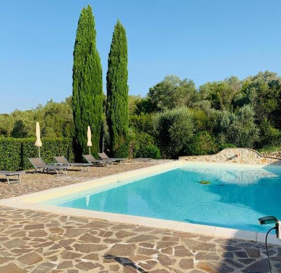 Апартаменты 3 Спальни, Tenuta Montemassi Podere Montauzzo