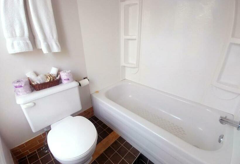 Номер Стандарт, Auberge De La Rive De Charlevoix   Auberge De Jeunesse Familiale Pour Voyageurs De Tous âges