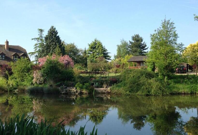 בקתה, Lakeside Town Farm