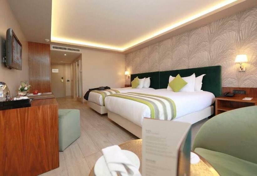 Chambre Deluxe Vue Piscine, Kenzi Rose Garden