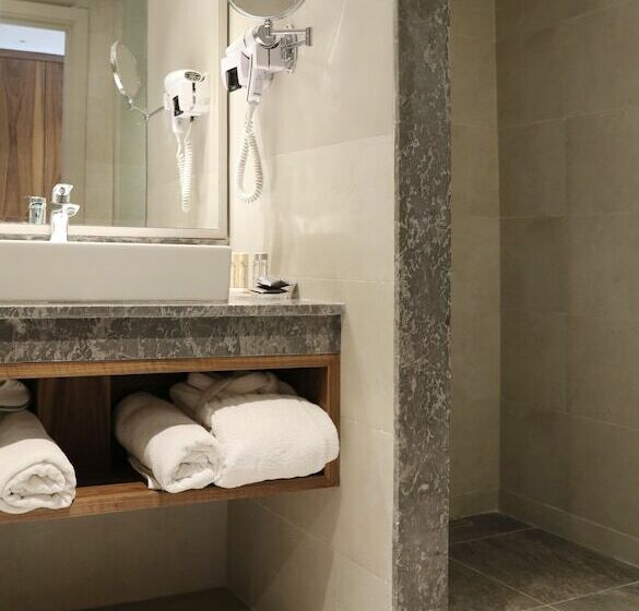 Chambre Deluxe Vue Piscine, Kenzi Rose Garden