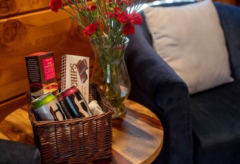 스위트, Elliott House Boutique Inn