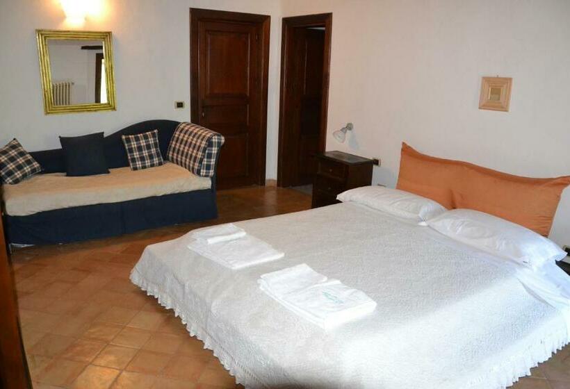 庭の見えるスタンダードトリプルルーム, Agriturismo Le Favate