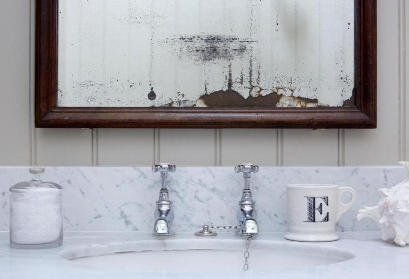 Family Suite, Endsleigh