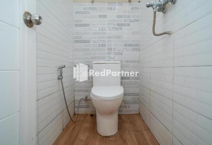 Номер Deluxe, Yayah Rooms Bogor Syariah Mitra Reddoorz