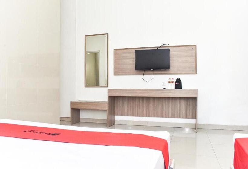 Номер Deluxe, Reddoorz Near Alun Alun Wonosobo