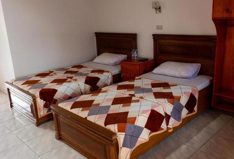 Номер Стандарт Вид на Озеро, Gokhon Guest House