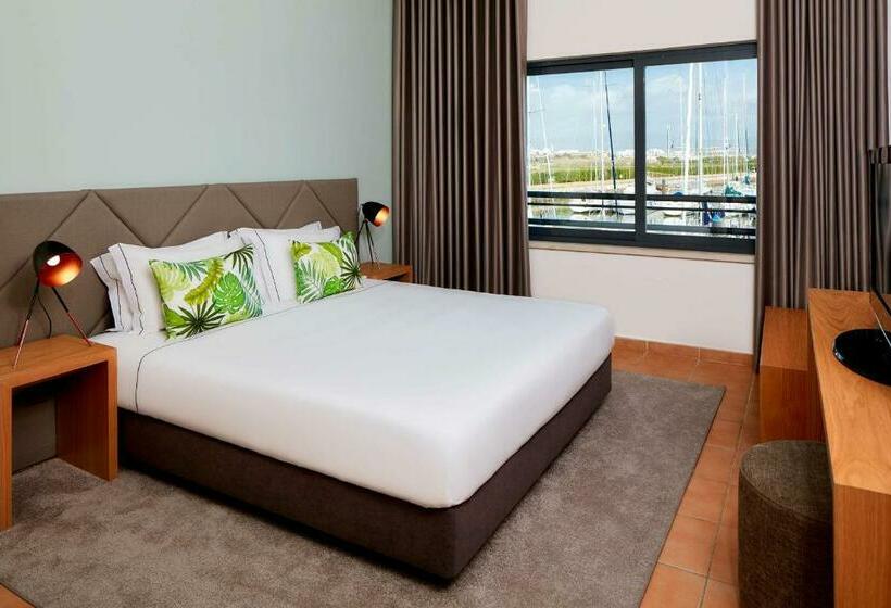 Апартаменты 1 Спальня с Террасой, NH Marina Portimao Resort