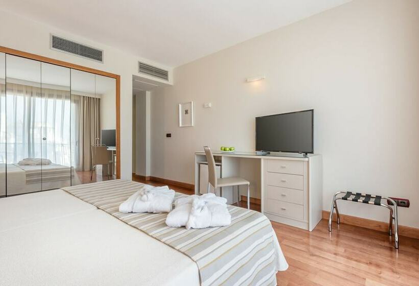 Трехместный Номер Комфорт, Gran Hotel Costa del Sol