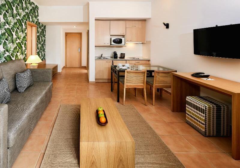 Апартаменты 1 Спальня с Террасой, NH Marina Portimao Resort
