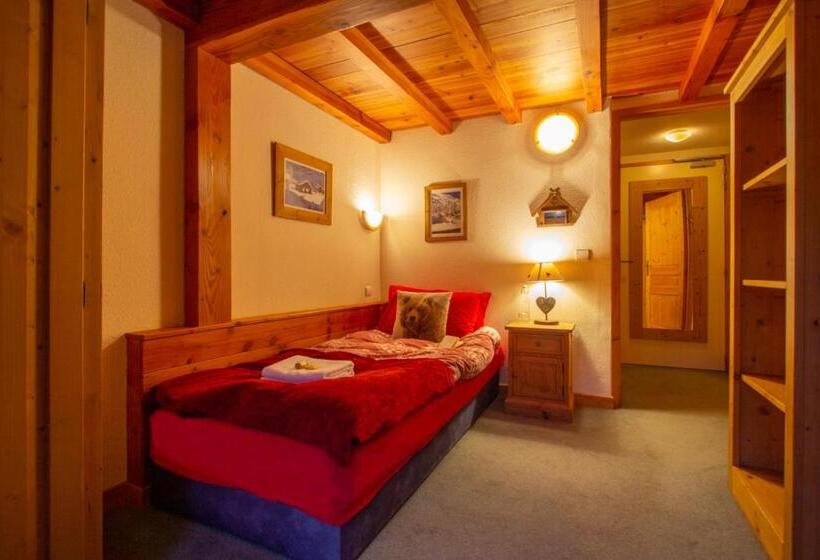 اتاق ساده سه‌ نفره, Chalet Coeur Des Brévières By Chalet Chardons