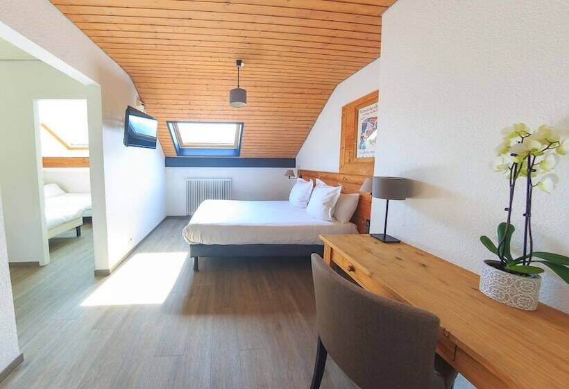 Четырехместный Номер Стандарт, Logis Hôtel Annecy Nord / Argonay