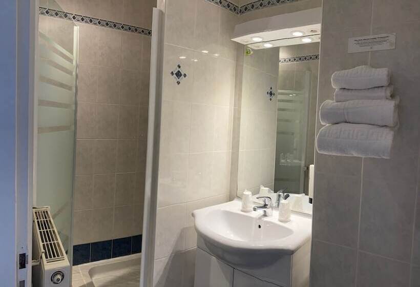 Четырехместный Номер Superior, Logis Hôtel Annecy Nord / Argonay