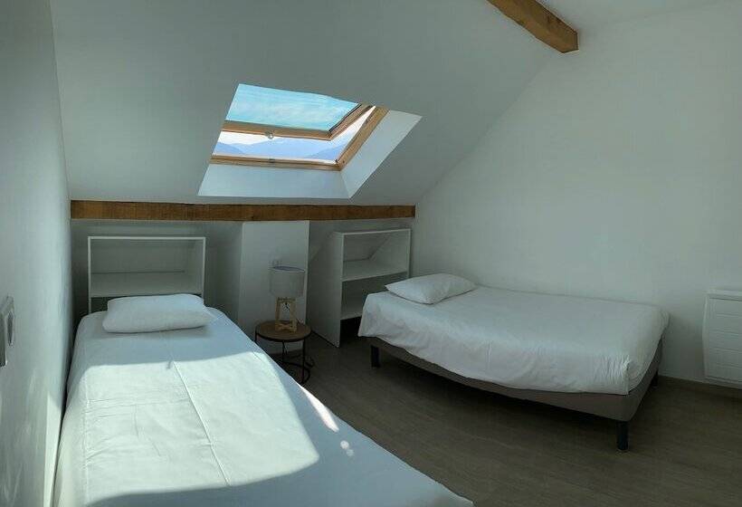 Четырехместный Номер Superior, Logis Hôtel Annecy Nord / Argonay