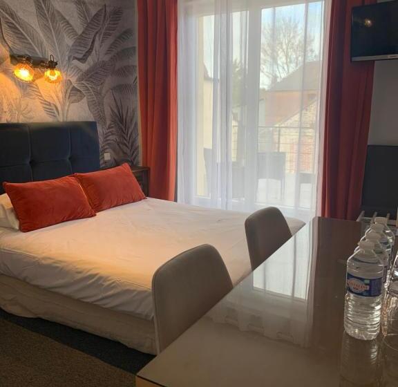 Четырехместный Номер Стандарт, Auberge Du Cheval Blanc