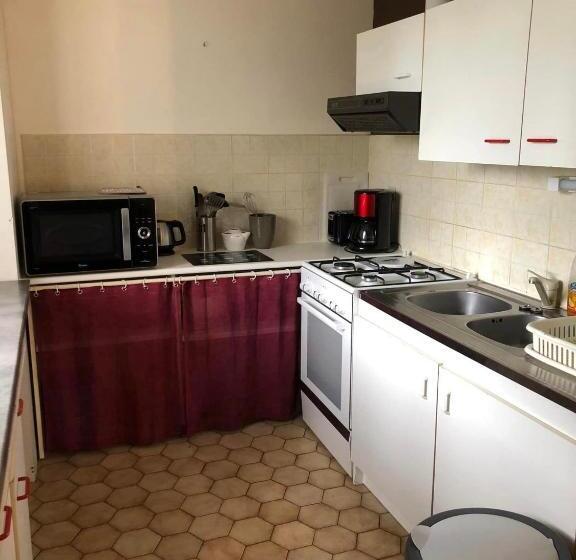 Дом 2 Спальни, Hôtel Les Persèdes