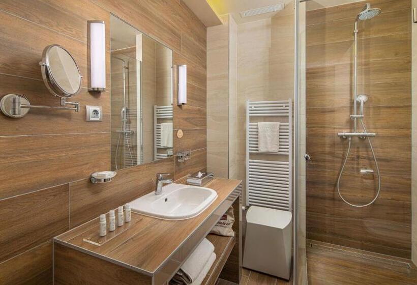 Классический Номер, Mamaison Hotel Andrassy Budapest
