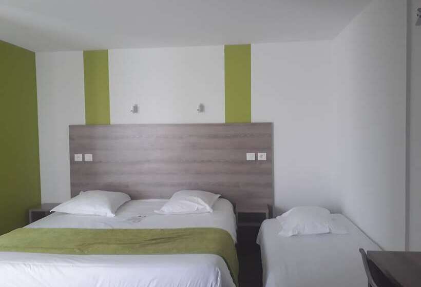 Номер Стандарт Трехместный, B Hotel Troyes Aéroport