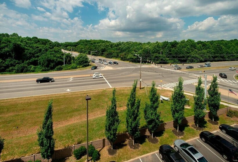 Люкс, Four Points By Sheraton Newark Christiana Wilmington