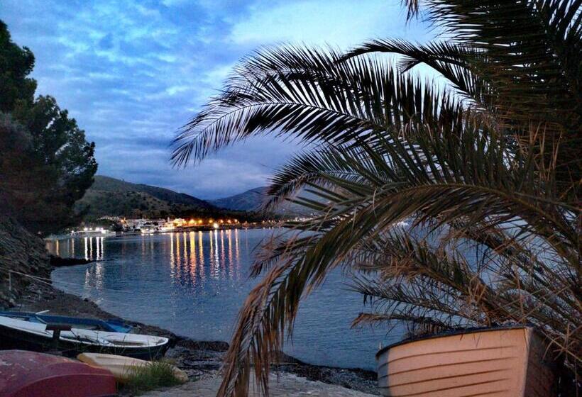 اتاق لوکس با چشم‌انداز دریا, Villa Edwige B&b