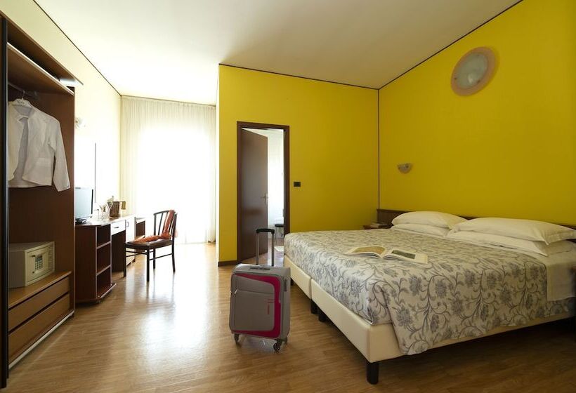 اتاق استاندارد یک نفره, Terme Paradiso