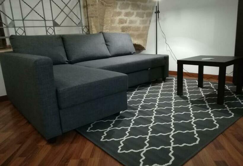 استودیوی استاندارد, B&b Piccolo Loft Del Borgo