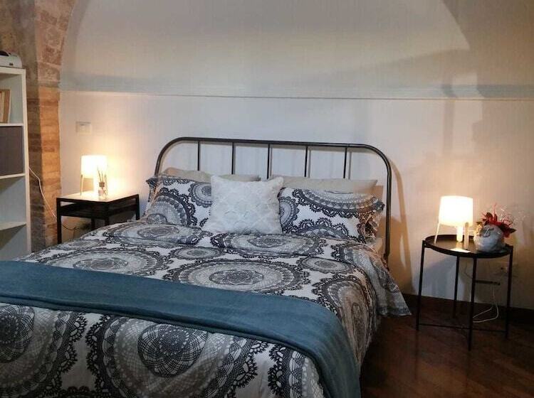 استودیوی استاندارد, B&b Piccolo Loft Del Borgo