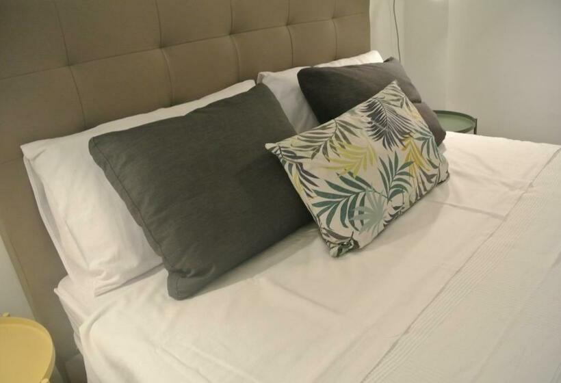 スタンダードルーム, Quattordici B&b