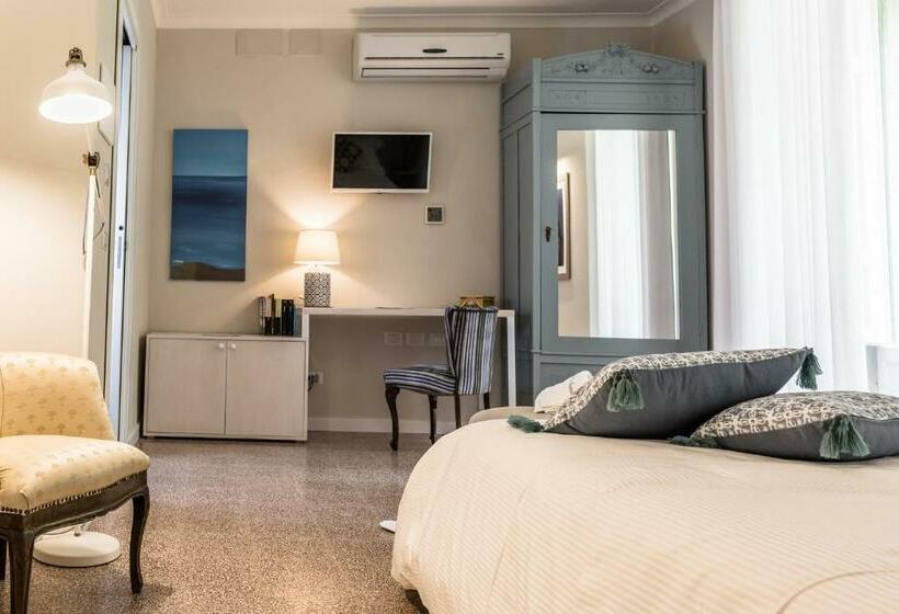 豪华房间, Palazzo Taranto Luxury Rooms