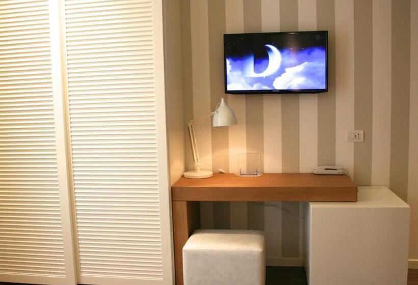 Трехместный Номер Комфорт, Select Suites & Spa   Apartments