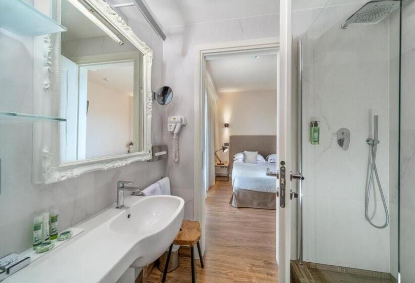 Люкс, Select Suites & Spa   Apartments