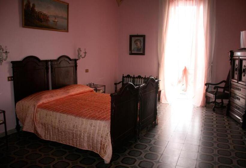 اتاق استاندارد با تخت بزرگ, Domus Cicerone