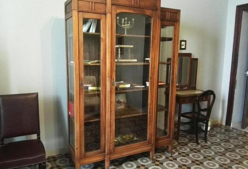 اتاق استاندارد چهار تخته با چشم‌انداز دریا, Domus Cicerone