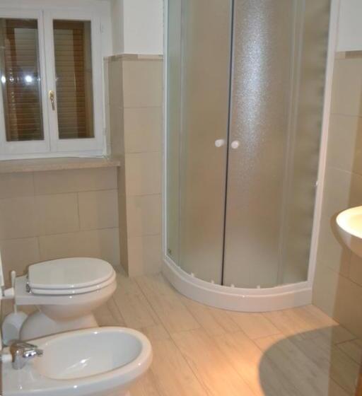 غرفة قياسية, Camere I Monelli