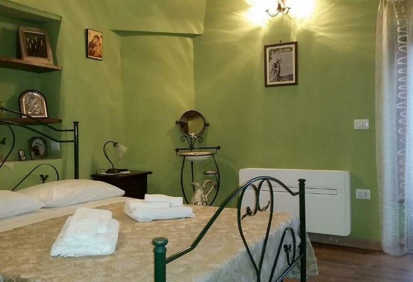 Трехместный Номер Deluxe, Bed & Breakfast Dhafna Civita