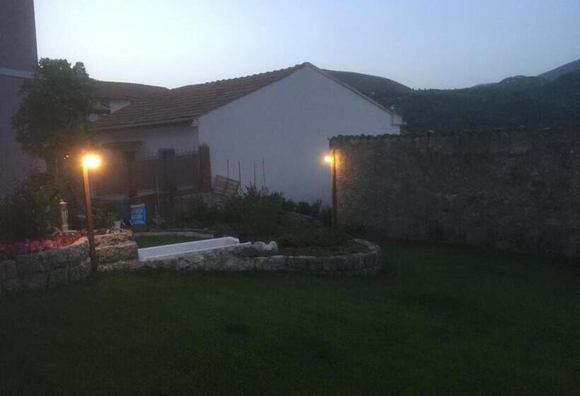 اتاق استاندارد چهار تخته, Villa Alemi