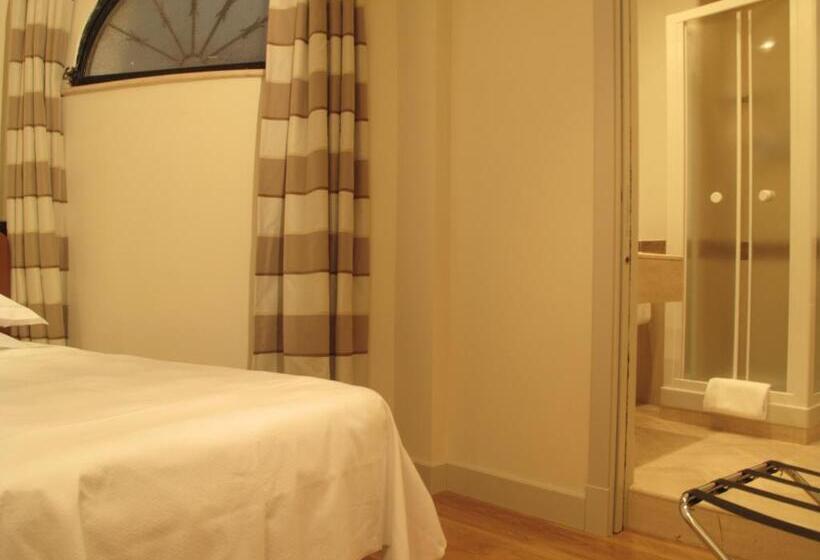 اتاق استاندارد یک نفره, Albergo Santa Chiara
