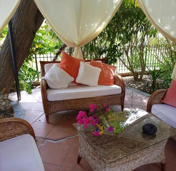 سوئیت 2 خوابه, Villa Mariella Pittorino   Camere In B&b