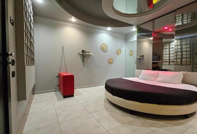 Номер Стандарт, Silk Motel