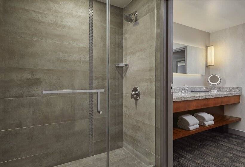 스위트, Loews Hollywood
