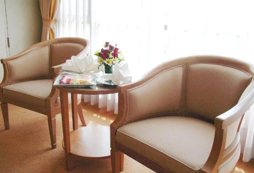 디럭스 룸, The Royal Gems Golf Resort