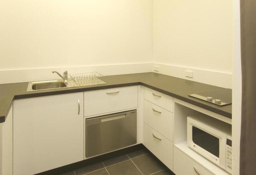 스위트, Glenmore Palms Motel